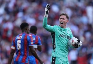 卫报：里昂成功推翻被降入法乙处罚，水晶宫可能被降级参加欧协联